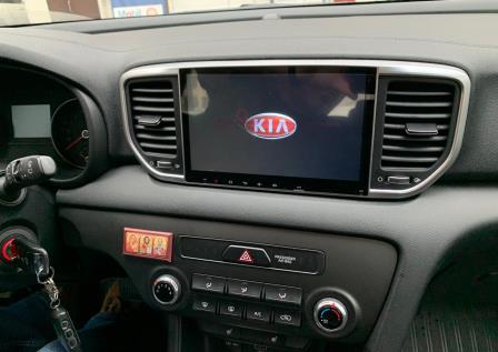 Штатное головное устройство для Kia Sportage: преимущества применения